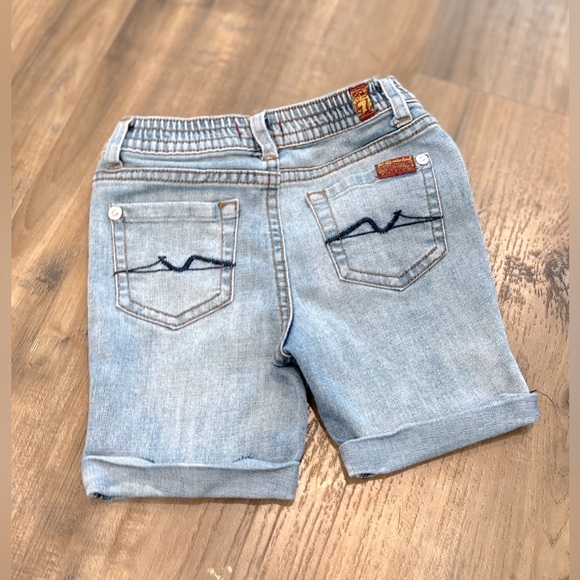🐝 Girls 7 For All Man Kind Denim Shorts 18 Month 🐝 - Picture 2 of 2